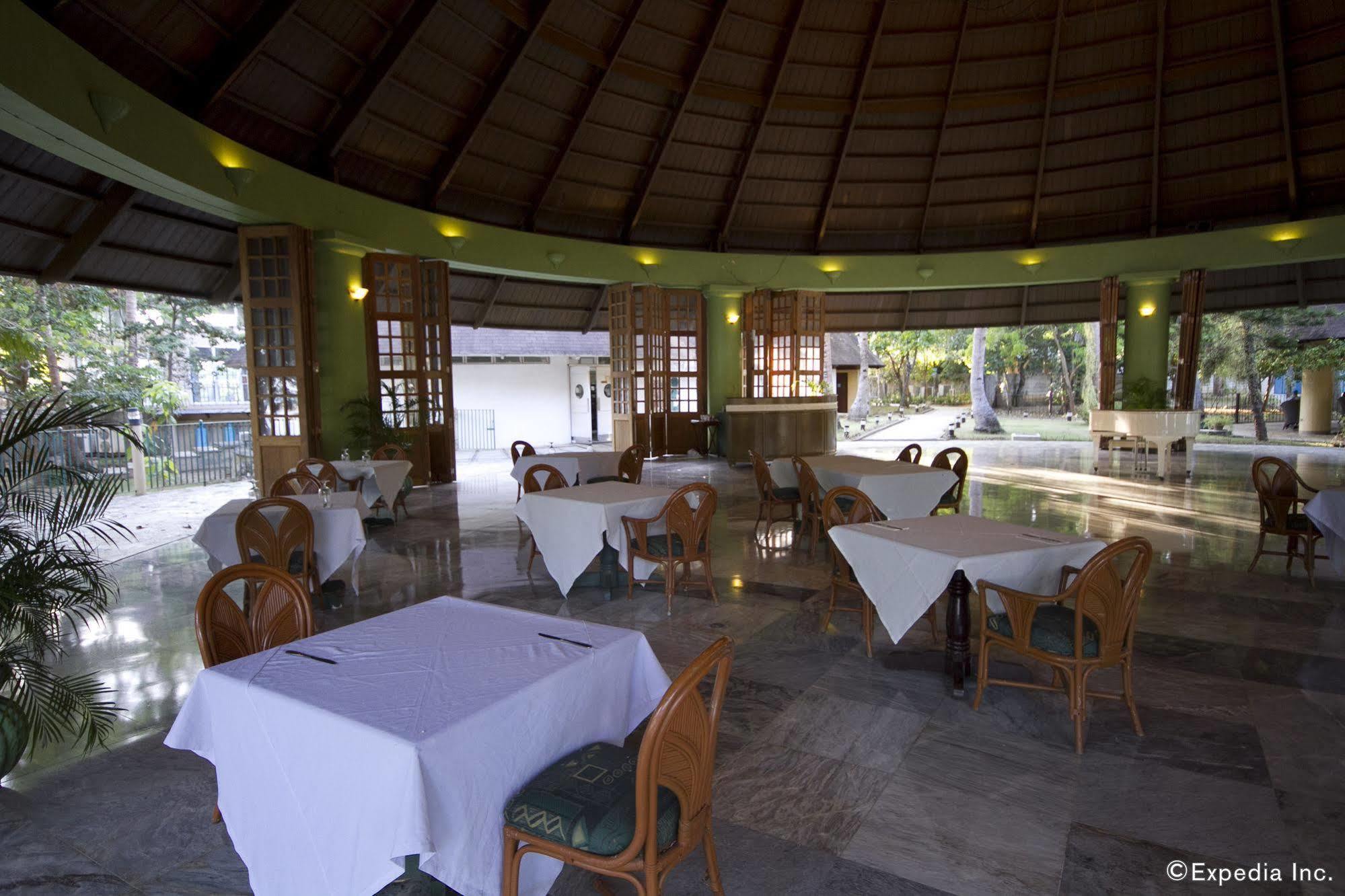 Cordova Reef Village Resort Lapu-Lapu City Exterior foto